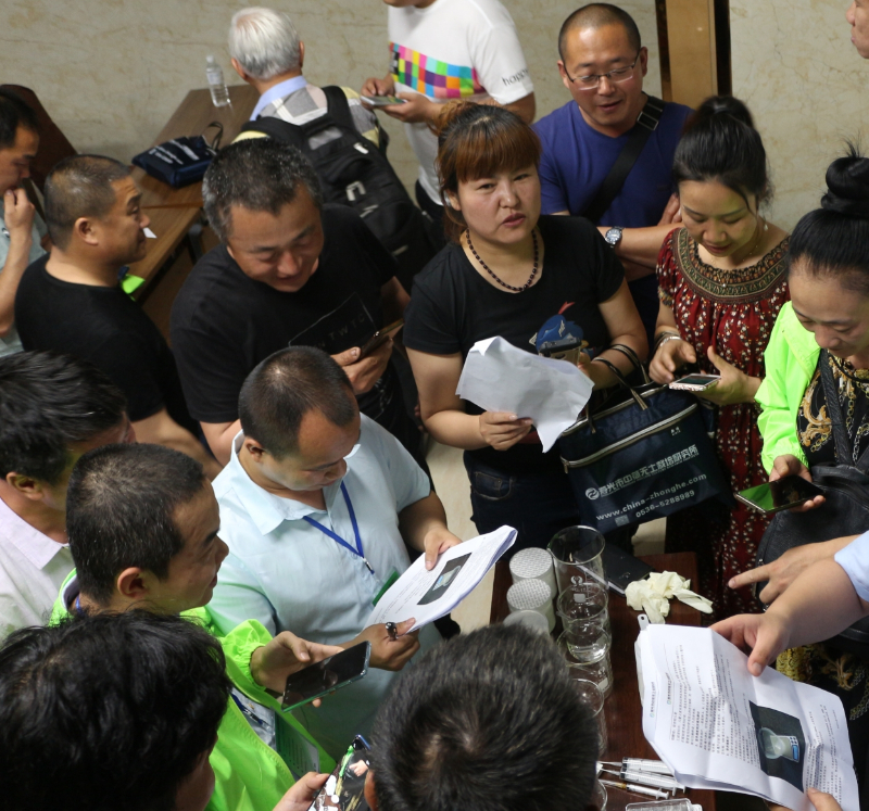 配置營養(yǎng)液.jpg 配置營養(yǎng)液.jpg