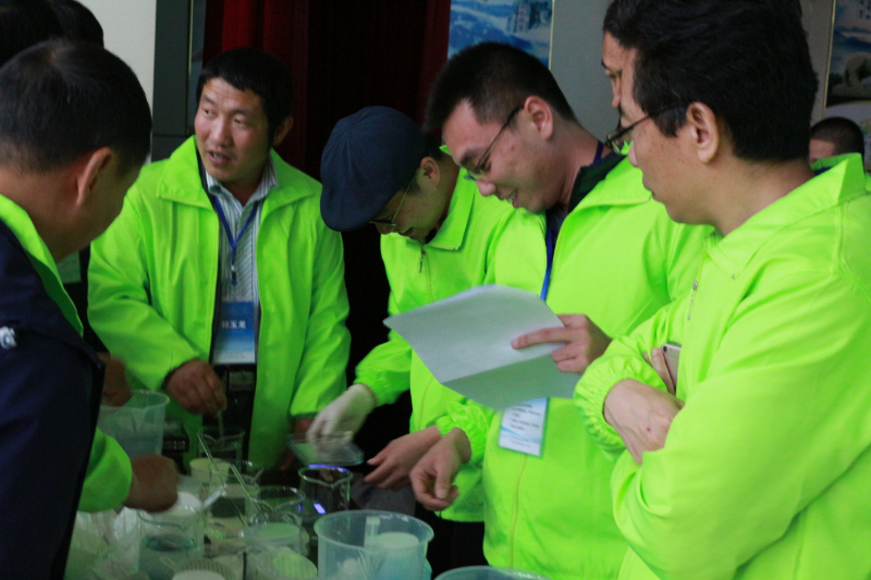 營養(yǎng)液配置.JPG 營養(yǎng)液配置.JPG