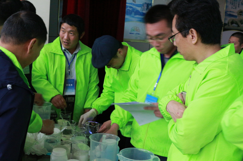 營養(yǎng)液配置.JPG 營養(yǎng)液配置.JPG