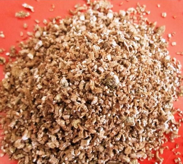 蛭石.jpg 蛭石.jpg