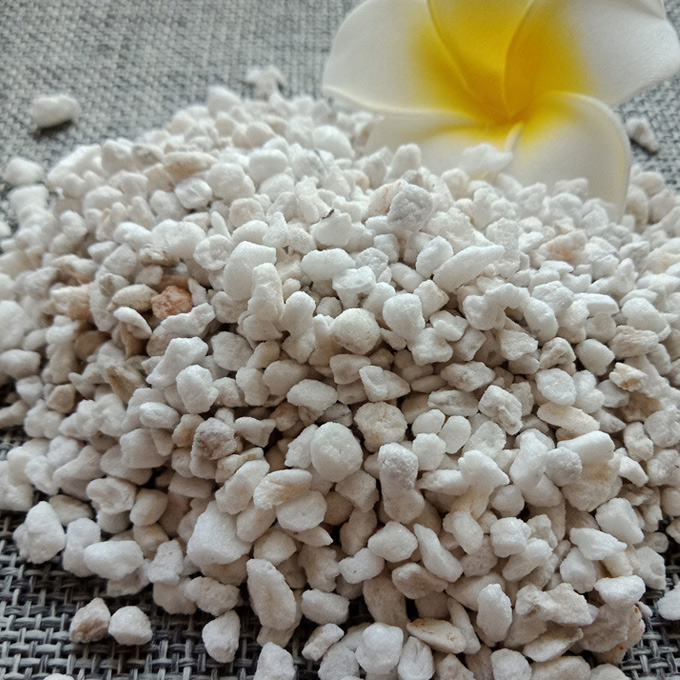 無(wú)土栽培基質(zhì)--珍珠巖.jpg