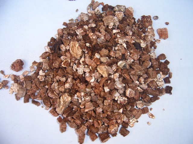 無土栽培基質(zhì)蛭石.jpg 無土栽培基質(zhì)蛭石.jpg