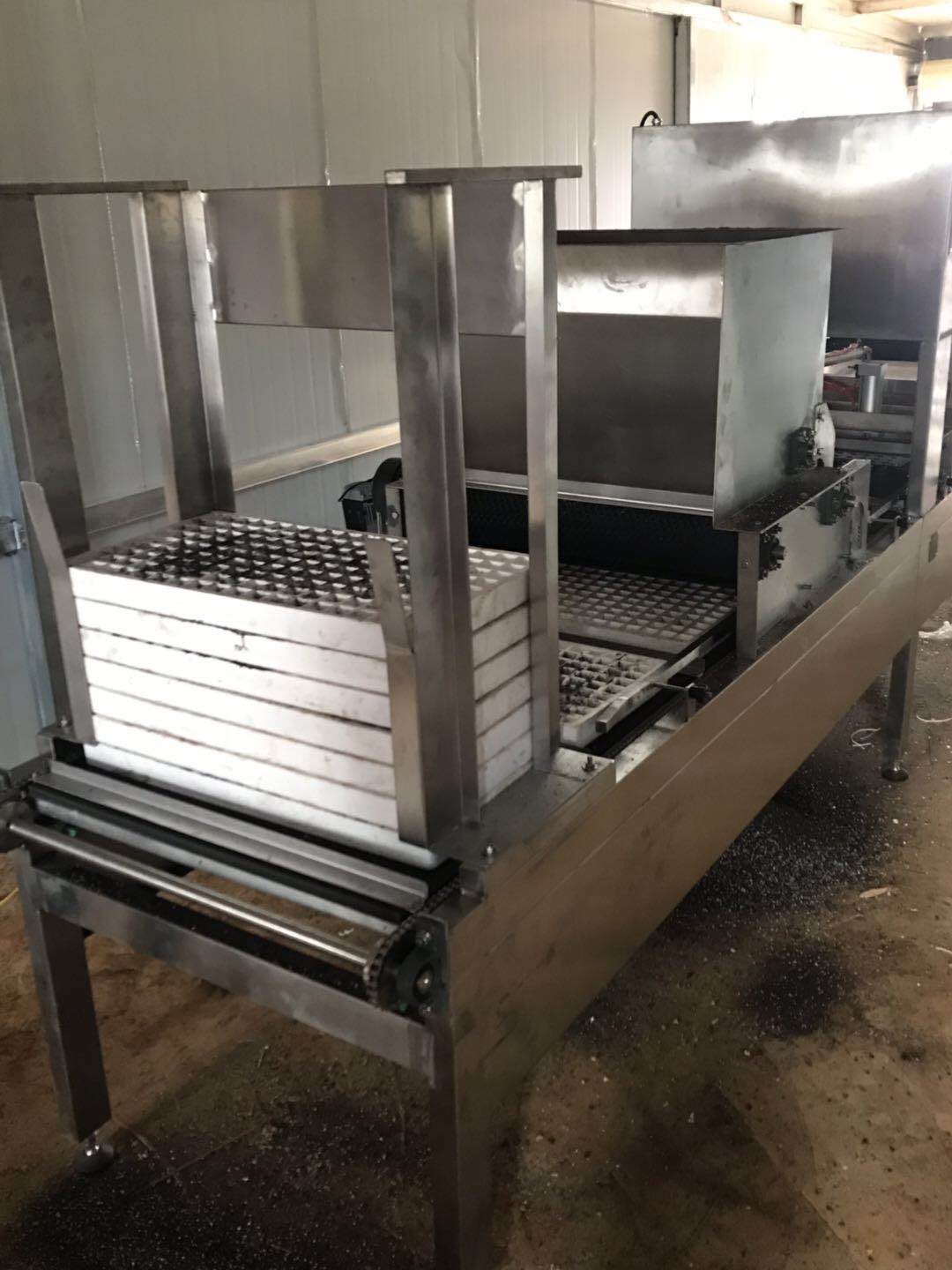 全自動(dòng)氣吸式精良播種機(jī).jpg 全自動(dòng)氣吸式精良播種機(jī).jpg